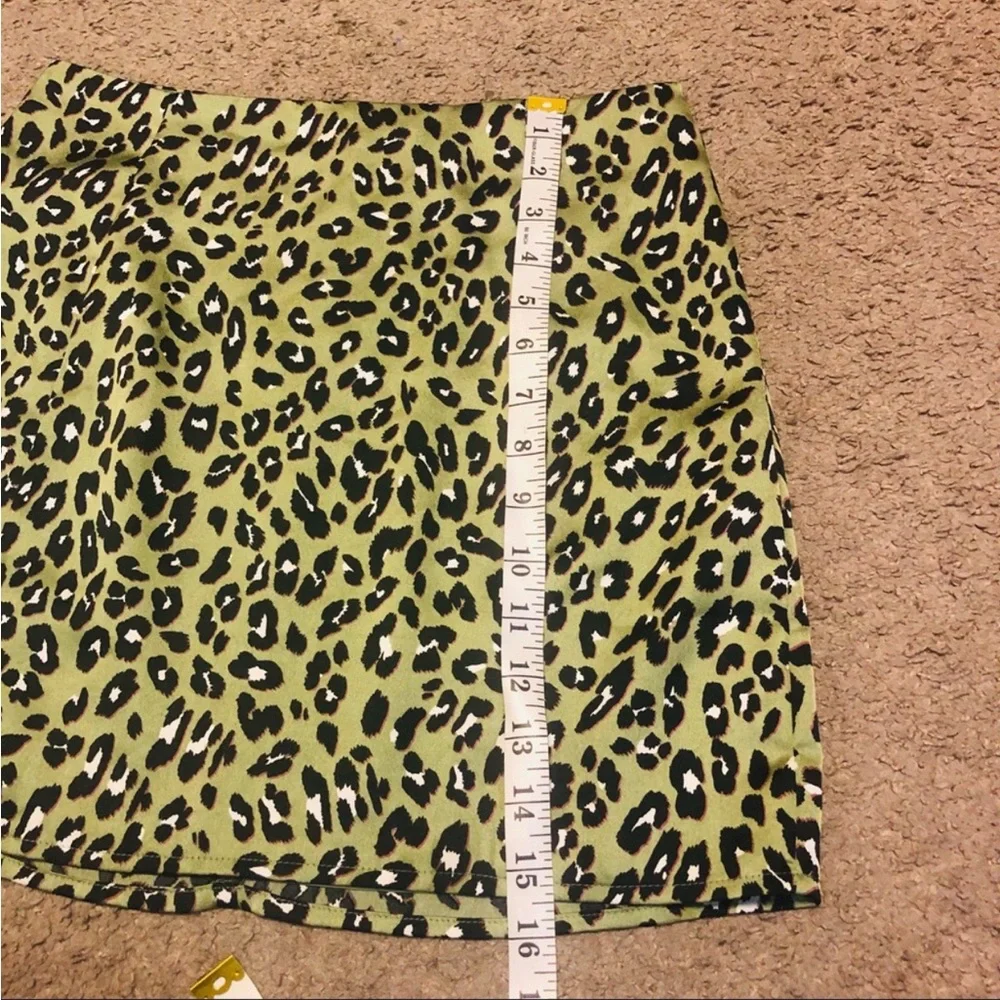 Superdown Betty Slit Mini Skirt in Green Leopard - Picture 8 of 9